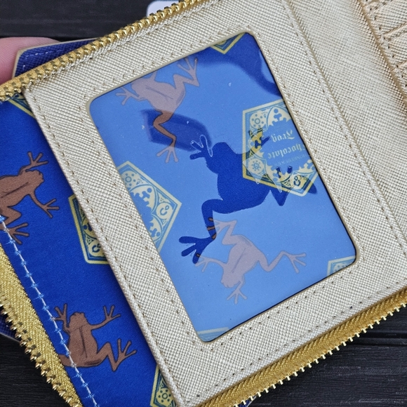 Loungefly Harry Potter Wallet Honeydukes Coin Purse Frog Chocolate Zip Organizer - Picture 9 of 12